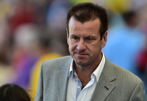 Favorite to take over the steering wheel of the Brazilian national team - Dunga