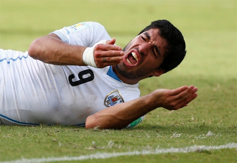 "Barcelona" warned L. Suarez not to bite and imposed a strict punishment.