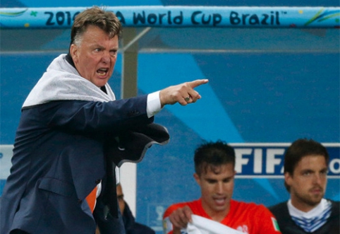 L. van Gaal regrets that the penalty shootout did not involve T. Krul.