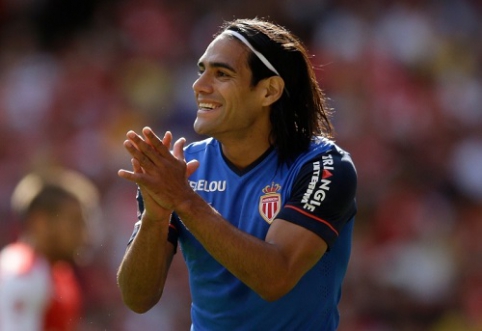 "Liverpool" club wants to replace R.Falcao with L.Suarez.