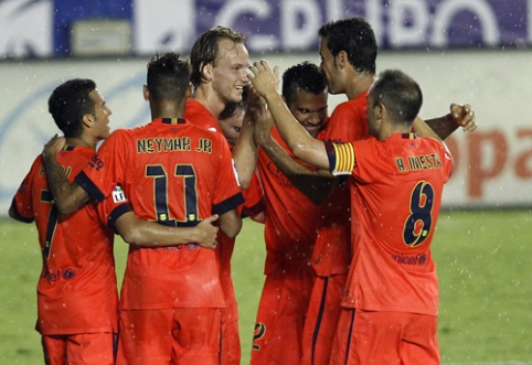 "Barcelona" humiliates "Levante" footballers on their trip (VIDEO)