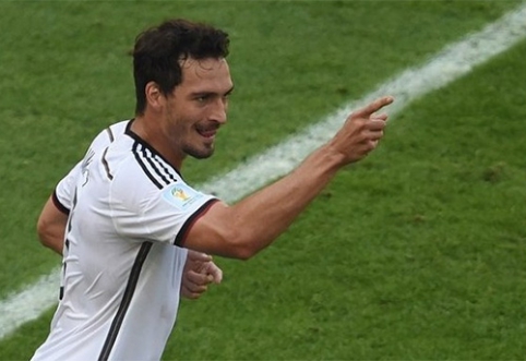 L. van Gaal demands "Man Utd" executives to buy M. Hummels