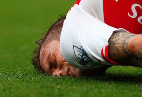 M.Debuchy will not be able to play for two months