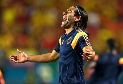 Press: The age of R. Falcao is falsified