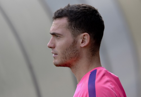 Has Thomas Vermaelen, who has not played a single match at "Barca," returned to England?