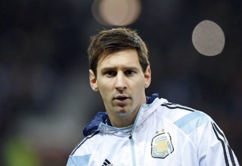 L. Messi's father denies reports that his son is considering leaving "Barcelona"