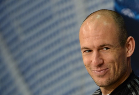 A.Robben: C.Ronaldo and L.Messi are "monsters"