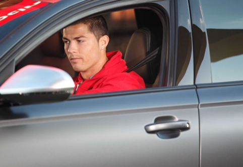 POP: Expensive soccer players' cars (PHOTOS)