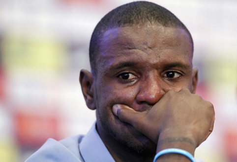 E. Abidal officially ends his football career