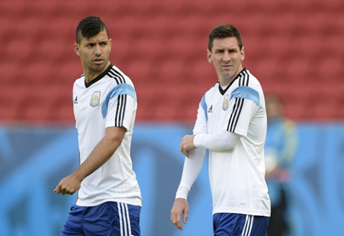 S. Aguero will try to convince L. Messi to join "Man City"