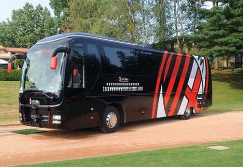 "Milan" tightens the belt and sells the team's bus.