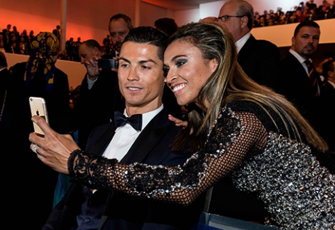 Joyfully: C.Ronaldo triumph in "Golden Ball" award ceremony (VIDEO)