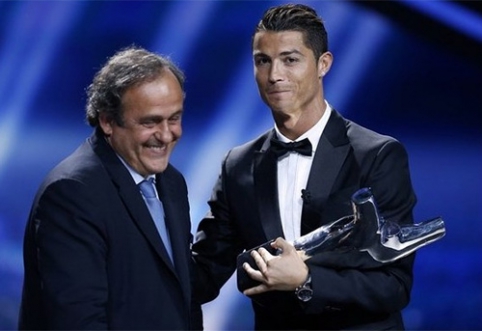 Most Ardent C.Ronaldo Fans Pelt M.Platini's House with Balls (VIDEO)