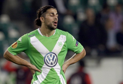 R. Rodriguez extended his contract with "Wolfsburg", attracting the attention of European giants