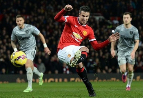 Press: R.van Persie will miss at least four matches