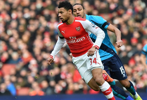 F. Coquelin and C. Akpom extended contracts with "Arsenal"