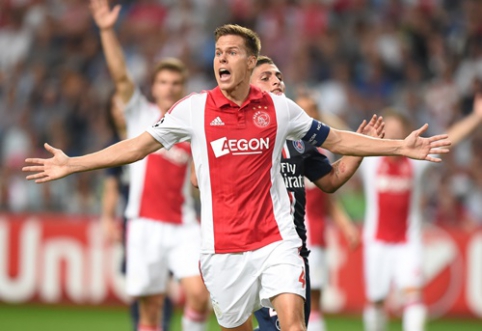 "Sampdoria" will be joined by "Ajax" defender N. Moisander in the summer