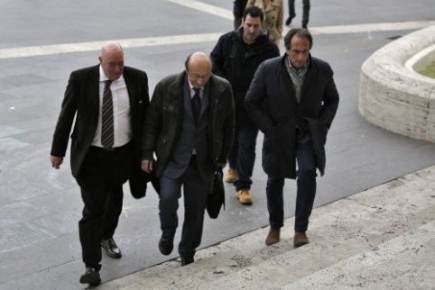 Former "Juventus" director L. Moggi acquitted in the "Calciopoli" scandal.