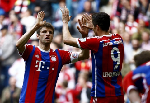 "Bayern" crushes "Eintracht", "Borussia" loses to "Gladbach" team (VIDEO)