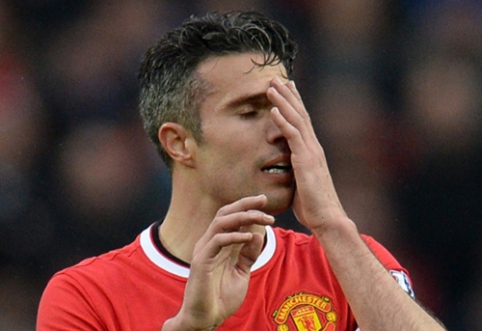 R. van Persie received an offer to test his strength in Qatar