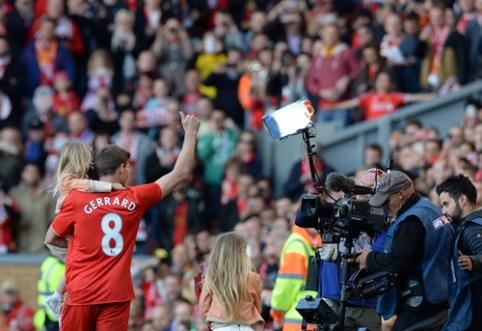 S.Gerrard farewell from Liverpool with songs and tears (VIDEO)