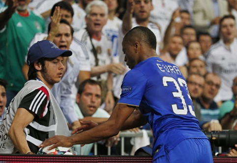 P. Evra: L. Suarez will feel me on the field