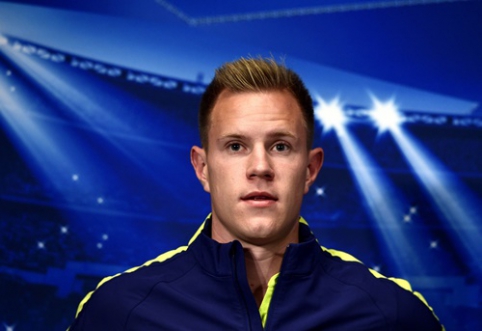 Ter Stegen: "Barca" moves towards three titles.