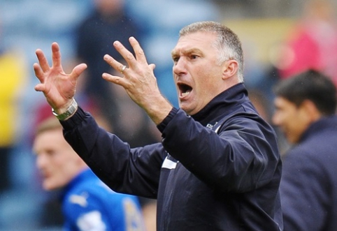 "Leicester City" dismisses head coach N. Pearson