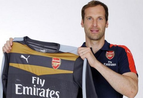 Official: "Arsenal" bought long-term "Chelsea" goalkeeper (P. Cech letter to fans)