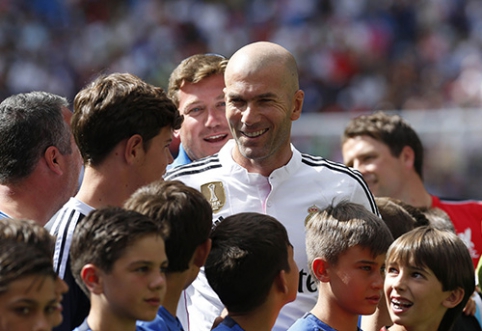 "Zidane: I would have no doubt stood behind the wheel of "Real"