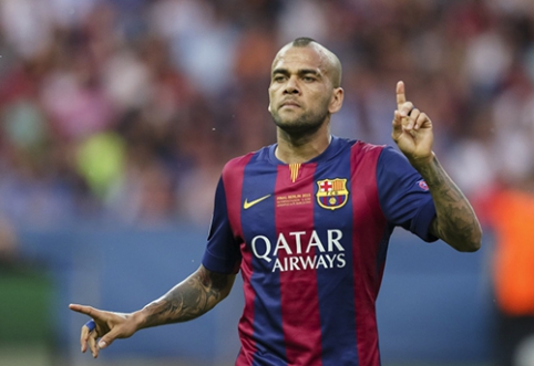 Official: D. Alves stays with "Barcelona"