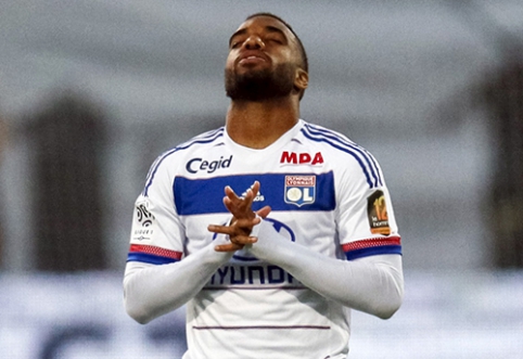 A. Lacazette: Rejecting a "Barcos" or "Real" offer would be difficult