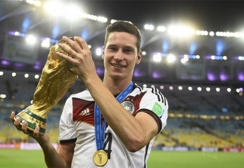 "Juventus" target Julian Draxler held a farewell party