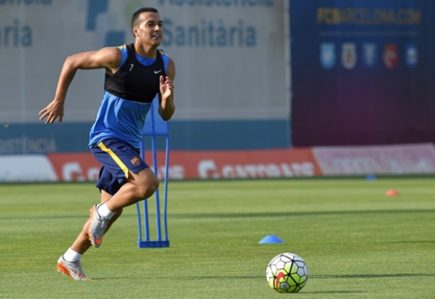 Pedro - one leg in the "Manchester United" club