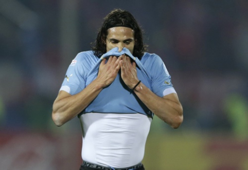 Agent: E. Cavani ignoring offers from top clubs