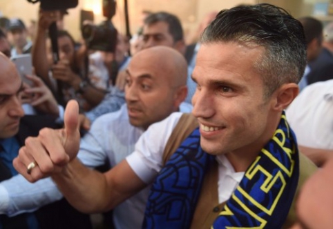 Official: R. van Persie has become a member of "Fenerbahce"