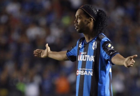 Ronaldinho will not move to Turkey after all