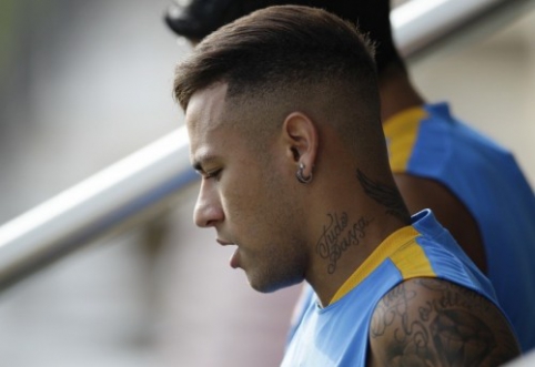 "Barcelona" coach refused to comment on rumors of Neymar's move to "Man United"