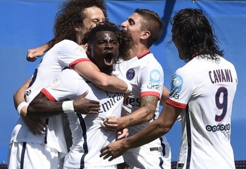 French Super Cup lifted by PSG footballers to the top