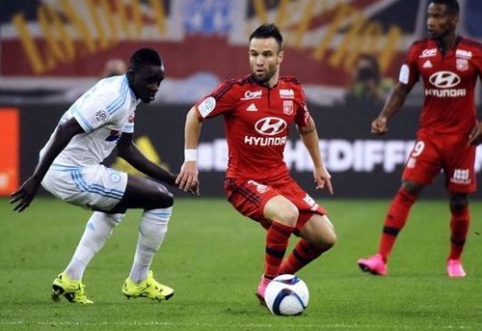 In English, the title would be "In Marseille - M. Valbuena's "Traps".