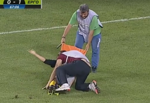 In Greece, they treated the injured player like garbage (VIDEO)