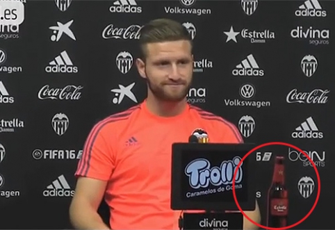 "Valencia" forced a Muslim player to pose with a beer bottle (VIDEO)