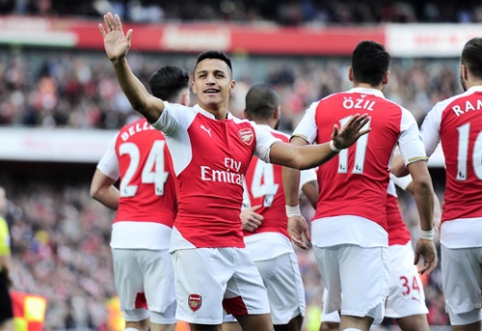 "Assured start" brought victory to "Arsenal" team against "Man Utd", draw in Liverpool derby (VIDEO)