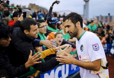 The legendary Raul ended his professional career with champagne in his hand.