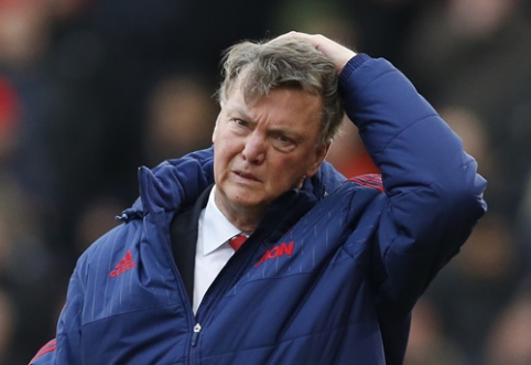 If a glance could end: after another loss - the dead eyes of L. van Gaal (VIDEO)