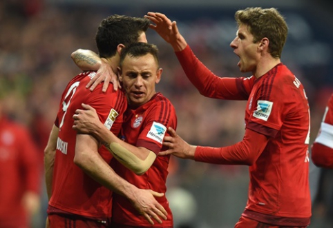 In Germany - Bayern's routine victory and Chicharito's hat-trick (VIDEO)