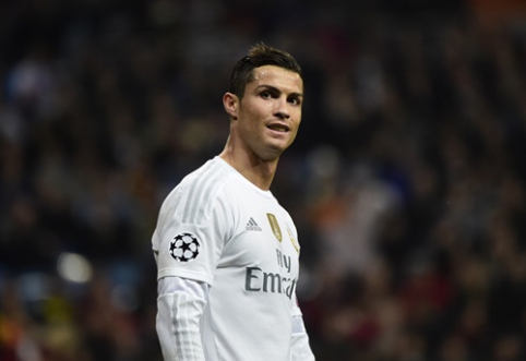 C. Ronaldo defends R. Benitez: he is doing a good job