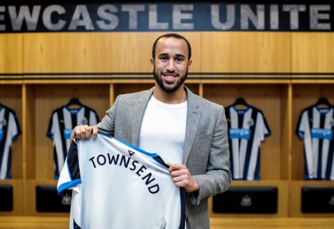 Official: A. Townsend is moving to "Newcastle"