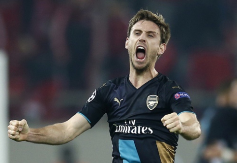 N. Monreal signs a new contract with "Arsenal"