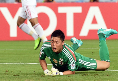 Unusual Penalty Kick Hits in Japan (VIDEO)